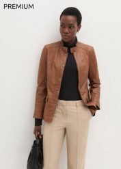 Kurtka skórzana ze skóry jagnięcej nappa. Brązowe kurtki damskie bonprix, bez wzorów, ze skóry, bez kaptura. Za 589.99 zł.