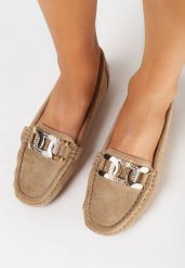 Ciemnobeżowe Mokasyny z Imitacji Zamszu z Biżuteryjną Klamrą Rolani. Brązowe mokasyny damskie Born2be. Za 79.99 zł.