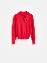 Sweter z dodatkiem wiskozy - czerwony. Czerwone swetry klasyczne damskie Reserved, l, z dzianiny, bez kołnierzyka. Za 119.99 zł.