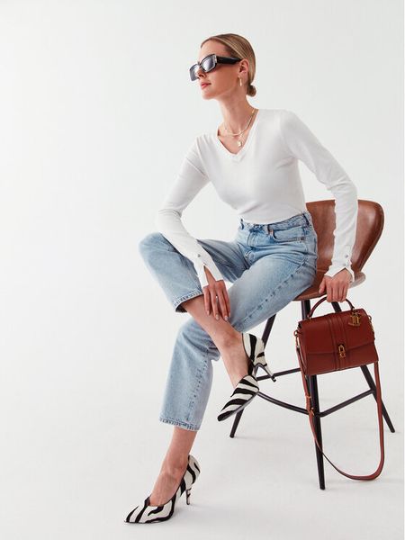 Guess Sweter W2YR31 Z2V62 Biały Regular Fit. Białe swetry klasyczne damskie Guess, xxl, z wiskozy, bez kołnierzyka. Za 189.99 zł.