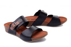 DR. BRINKMANN 700959-1 schwarz, klapki profilaktyczne damskie. Czarne klapki damskie Dr. Brinkmann, bez wzorów, ze skóry, bez obcasa. Za 274.90 zł.