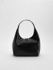 Torebka hobo - czarny. Czarne torebki klasyczne damskie Reserved, bez wzorów, ze skóry, bez dodatków. Za 139.99 zł.