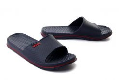 AXIM 7K23767 navy, klapki basenowe damskie. Niebieskie klapki damskie Axim, bez wzorów, bez obcasa. Za 24.49 zł.