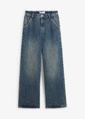 Dżinsy wide leg z wysokim stanem o niskiej elastyczności. Niebieskie jeansy damskie bonprix, z podwyższonym stanem. Za 159.99 zł.