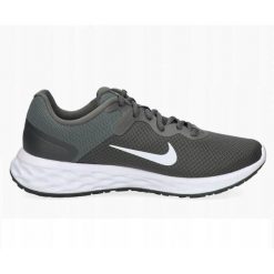 Buty Nike Revolution 6 DC3728-004. Białe obuwie do biegania damskie Nike, nike revolution. Za 229.00 zł.