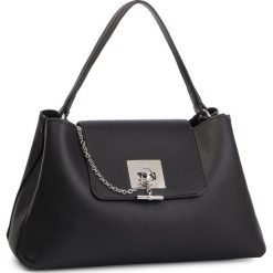 Torebka CALVIN KLEIN - Ck Lock Shoulder K60K605062 001. Czarne torebki klasyczne damskie CALVIN KLEIN, bez wzorów, ze skóry ekologicznej, bez dodatków. W wyprzedaży za 399.00 zł.