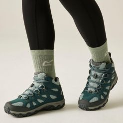 Buty damskie trekkingowe wysokie z membraną Edgepoint IV. Zielone obuwie trekkingowe damskie Regatta. W wyprzedaży za 309.00 zł.