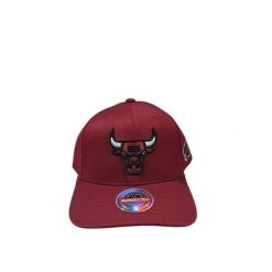 Czapka Chicago Bulls Seasonal. Czerwone czapki męskie Mitchell & Ness, bez wzorów, sportowe. Za 152.00 zł.