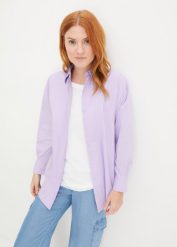 Bluzka oversize. Białe bluzki damskie bonprix, bez wzorów, z tkaniny, bez kołnierzyka, bez ramiączek. Za 84.99 zł.