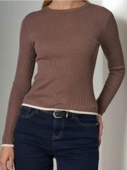 Sweter w prążki - brązowy. Brązowe swetry klasyczne damskie Sinsay, l, bez kołnierzyka. Za 39.99 zł.