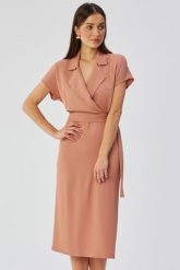 Elegancka sukienka z kołnierzem różana. Czerwone sukienki damskie Stylove, do pracy, l, bez wzorów, z elastanu, biznesowe, bez kołnierzyka, bez ramiączek, midi, dopasowane. Za 349.00 zł.
