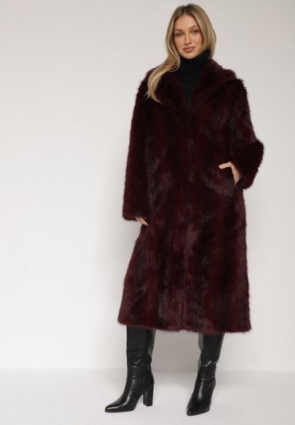 Bordowy Jednorzędowy Płaszcz Futerko o Klasycznym Kroju Yrelsha. Czerwone płaszcze damskie Born2be, l, bez wzorów, z futra, klasyczne. Za 279.99 zł.