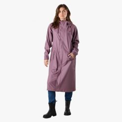 Kurtka przeciwdeszczowa damska do wędrówek wodoodporna Väderöarna Long Coat W. Fioletowe kurtki przeciwdeszczowe damskie SWEDEMOUNT, bez kaptura. Za 329.99 zł.
