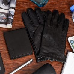 Zestaw męski skórzany portfel poziomy rękawiczki czarne Beltimore T86 : Kolory - czarny, Rozmiar rękawiczek - L/XL. Czarne portfele męskie bez wzorów. Za 99.90 zł.