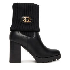 Botki Guess. Czarne botki damskie Guess, bez obcasa, na słupku, bez zapięcia. Za 709.99 zł.