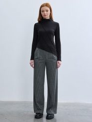 BGN Spodnie w kolorze biało-czarnym rozmiar: 40. Białe spodnie materiałowe damskie BGN, bez wzorów, z materiału. Za 143.99 zł.