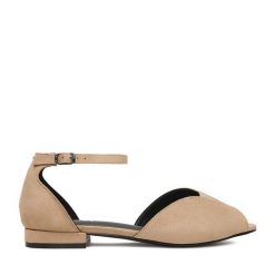 Sandały JENNY. Brązowe sandały damskie Jenny, bez wzorów, bez obcasa, na płaskiej podeszwie. Za 99.99 zł.