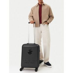 Walizka kabinowa Beverly Hills Polo Club. Czarne walizki Beverly Hills Polo Club, bez wzorów. Za 299.99 zł.