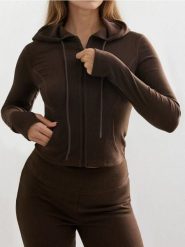 Rozpinana bluza z kapturem - brązowy. Brązowe bluzy sportowe damskie Sinsay, l, bez wzorów, bez ramiączek, z kapturem. Za 49.99 zł.