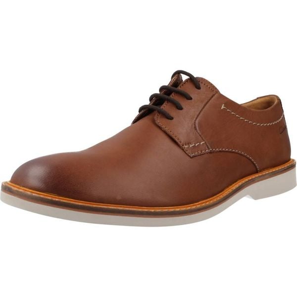 Buty CLARKS ATTICUS LTLACE Brązowy. Brązowe buty trekkingowe męskie Clarks, ze skóry, bez zapięcia. Za 367.99 zł.