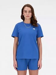 New Balance Koszulka w kolorze niebieskim rozmiar: M. Niebieskie bluzki damskie New Balance, m, bez wzorów, z bawełny, bez kołnierzyka, bez ramiączek. Za 83.42 zł.