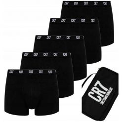 Bokserki dla mężczyzn CR7 5-pak Cristiano Ronaldo 8123. Czarne bokserki męskie CR7 Cristiano Ronaldo, bez wzorów. W wyprzedaży za 129.99 zł.