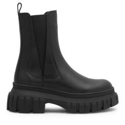 Botki Badura. Czarne botki damskie Badura, bez obcasa, na płaskiej podeszwie, bez zapięcia. Za 399.99 zł.