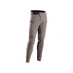 Spodnie rowerowe NORTHWAVE Bomb Long Pant beżowy. Brązowe szorty męskie Northwave, bez wzorów, sportowe. Za 500.00 zł.