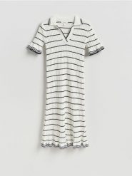 Sukienka polo - biały. Białe sukienki damskie Reserved, l, bez wzorów, z bawełny, bez kołnierzyka, bez ramiączek, dopasowane. Za 219.99 zł.