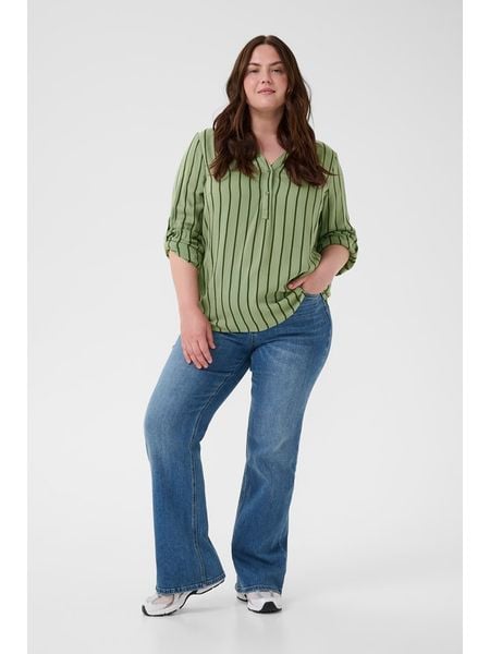 KAFFE curve Bluzka w kolorze zielono-czarnym rozmiar: 56. Zielone bluzki damskie KAFFE curve, bez wzorów, z wiskozy, bez kołnierzyka, bez ramiączek. Za 104.99 zł.