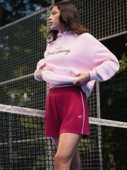 4F Bluza dresowa loose z kapturem damska - różowa XS. Czerwone bluzy sportowe damskie 4f, xs, bez wzorów, z bawełny, bez ramiączek, z kapturem. Za 169.99 zł.