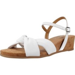 Sandały UNISA BADESI GRA Biały. Białe sandały damskie Unisa, bez wzorów, ze skóry, bez obcasa. Za 426.99 zł.