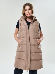 Kamizelka puffer z kapturem - beżowy. Brązowe kamizelki damskie Sinsay, l. W wyprzedaży za 59.99 zł.