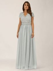 APART Sukienka w kolorze jasnoszarym rozmiar: 36. Szare sukienki damskie Apart, bez wzorów, z koronki, bez kołnierzyka, bez ramiączek, maxi. Za 260.99 zł.