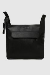 EMPORIO ARMANI Duża czarna torba męska. Czarne torby męskie na ramię Emporio Armani, bez wzorów, na ramię, duże. W wyprzedaży za 759.99 zł.