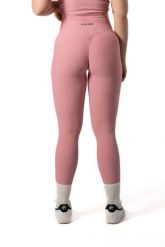Damskie legginsy bezszwowe prążkowane z efektem scrunch – pudrowy róż. Czerwone legginsy sportowe damskie AESTHETIC WOLF, xl, bez wzorów, z dzianiny, z podwyższonym stanem, na fitness i siłownię. Za 119.99 zł.