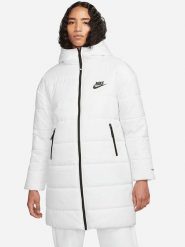 Nike Płaszcz zimowy w kolorze białym rozmiar: M. Białe płaszcze damskie Nike, na zimę, m, bez wzorów, z puchu. Za 439.24 zł.