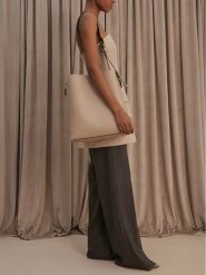 GINO ROSSI Torebka EO-WEN-3 Beżowy. Brązowe torebki klasyczne damskie Gino Rossi, bez wzorów, z materiału, bez dodatków. Za 283.99 zł.