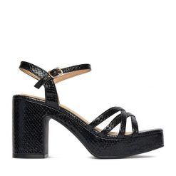 Sandały DeeZee. Czarne sandały damskie DeeZee, bez wzorów, bez obcasa, na słupku. Za 139.99 zł.