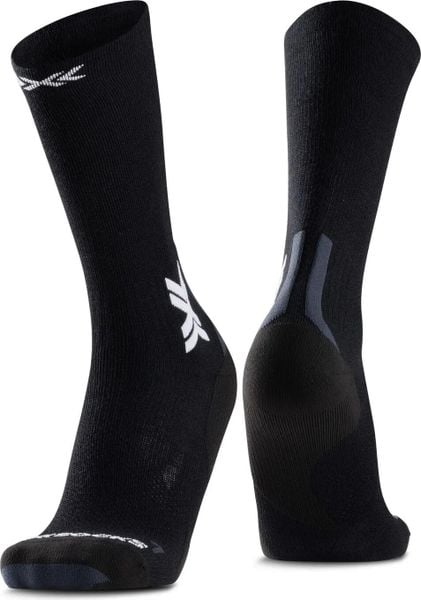 Skarpety do biegania X-Socks Run Discover Merino Crew. Czarne skarpetki damskie X-Socks, bez wzorów, z materiału. Za 139.99 zł.