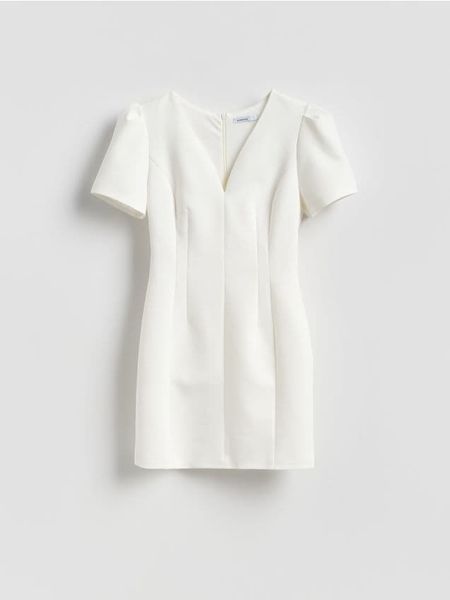 Sukienka mini - złamana biel. Sukienki damskie Reserved, l, bez wzorów, z tkaniny, bez kołnierzyka, bez ramiączek, mini, dopasowane. Za 169.99 zł.