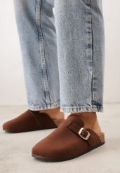 Ciemnobrązowe Klapki z Ozdobnym Paskiem i Klamrą Calevelis. Brązowe klapki damskie Born2be, bez wzorów, z jeansu, bez obcasa, na obcasie. Za 69.99 zł.