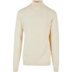 Sweter z golfem Urban Classics. Białe swetry męskie Urban Classics, na zimę, m, bez wzorów, bez kołnierzyka. Za 128.10 zł.