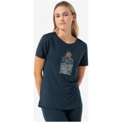 Koszulka z krótkim rękawem damska SUPER.NATURAL Preikestolen Cliffs Tee. Niebieskie bluzki sportowe damskie Super.natural, l, bez wzorów, bez ramiączek. Za 249.99 zł.