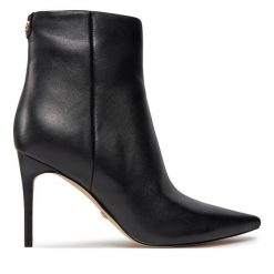 Botki Guess. Czarne botki damskie Guess, bez obcasa, na szpilce, bez zapięcia. Za 1,249.00 zł.