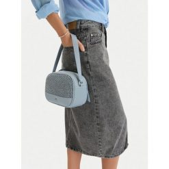 Torebka Roxy. Niebieskie torebki klasyczne damskie Roxy, bez wzorów, bez dodatków. Za 139.99 zł.