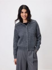 Sweter z kołnierzem - ciemnoszary. Szare swetry klasyczne damskie Reserved, l, z dzianiny, bez kołnierzyka. Za 169.99 zł.