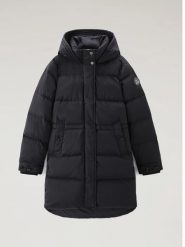 Woolrich Płaszcz puchowy "Aurora" w kolorze czarnym rozmiar: XL. Czarne płaszcze damskie Woolrich, xl, z aplikacjami, z puchu. Za 1,910.85 zł.