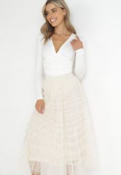 Jasnobeżowa Rozkloszowana Spódnica Maxi z Falbankami z Tiulu Davena. Brązowe spódniczki damskie Born2be, m, z aplikacjami, z tiulu, maxi, rozkloszowane. Za 149.99 zł.