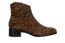 Botki Wonders D-1801 Zebra Tabac 138040, Brązowy, Skóra naturalna - 38. Brązowe botki damskie Wonders, ze skóry, eleganckie, bez obcasa, bez zapięcia. W wyprzedaży za 611.99 zł.